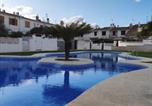 Location vacances Creixell - Chalet with barbecue and pool near to the beach!-1