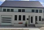 Location vacances Dinant - Charming Riverside House with Jacuzzi and Gym-3