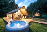 Location vacances  Spodnje Grušovje - Luxury Safari Tents for Family Getaway Set Within the Grounds of a Vineyard in Slovenia-4