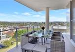 Location vacances Marks Point - Oceanview Penthouse Caves Beach-2