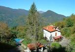 Location vacances  Province de Pistoia - Mountain view holiday home in Cutigliano-1