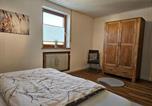 Location vacances Bamberg - Gemütliches Ferienhaus in Schnaid mit zwei separaten und geräumigen Wohnungen - ausgestattet mit je einer großen Küche, zwei Schlafzimmern und einem Badezimmer-4