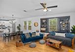 Location vacances Fredericksburg - House on Cora - Sleeps 10 Hot Tub & Walk to Main-3