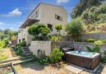 Location vacances La Gaude - House with garden in Saint-Laurent-du-Var-1