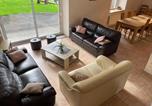 Location vacances Isigny-le-Buat - Modern Cottage in Normandy with Large Garden-2