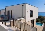 Location vacances Novigrad Općina - Cozy Home In Maslenica With Private Swimming Pool, Can Be Inside Or Outside-2