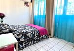 Location vacances  Embarquement pour &quote;Le Toumelin&quote; - Appartement F3 Vue Marina Les Trois-Ilets - Fr-1-765-36-4
