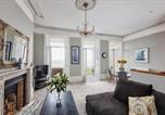 Location vacances Margate - Beach View: Stunning sea view & balcony apartment-1
