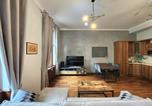 Location vacances Beroun - Smichov Riverside Apartment near Dancing House-1
