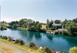 Location vacances Taupo - Luxury Riverfront Apartment With Views and Pool Access-4
