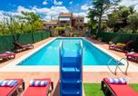 Location vacances Manresa - 8 to 10 Sleeps Private Pool Villa & Bbq Near Barcelona-2