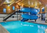 Hôtel Golden - Travelodge by Wyndham Golden Sportsman Lodge-1