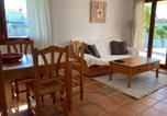 Location vacances Viladamat - Villa Montserrat 3, Terrace & Pool-4