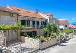 Location vacances Supetar - Triple Room Supetar 5658b-2