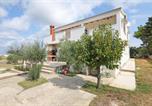 Location vacances Vrsi - Apartments Ivan-1