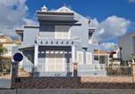 Location vacances  Ponta da Piedade - Dona Ana Guesthouse-1