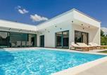 Location vacances Lokvičići - Stunning Home In Donji Prolozac With Private Swimming Pool, Can Be Inside Or Outside-1