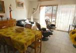 Location vacances Bord de mer de Le Lavandou - Appartement T2 avec Terrasse Sud, Garage, Centre-ville du Lavandou, Proche Plage - Fr-1-251-789-3