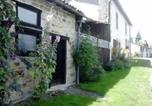 Location vacances Châtenois - Maison de charme près de Neufchâteau avec jardin, terrasse et jeux extérieurs - Fr-1-589-163-3