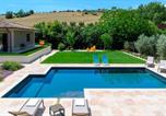 Location vacances  Province de Fermo - Villino Le Moie 4&2, Emma Villas-1