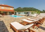 Location vacances Ravča - Villa Zara with heated Hydromassage-Pool-1