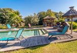 Location vacances Vauvert - Lovely Apartment In Codognan With Private Swimming Pool, Can Be Inside Or Outside-1
