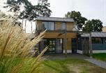 Location vacances  Antwerp Province - Holiday home in Mol with terrace-1
