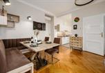 Location vacances Průhonice - Family two bedroom apartment with Ac, Darts and Netflix in Hip Vršovice by Prague Days-3