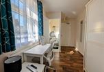 Location vacances Hounslow - Cosy Double Room in Town Centre-1