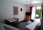Location vacances  Charente-Maritime - Appartement à 300m de la plage de Nauzan avec terrasse, 5 couchages, animaux acceptés - Fr-1-494-79-4