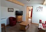 Location vacances Albiez-Montrond - Appartement spacieux , 1er étage d’un chalet, centre village, proche commerces et pistes, 200m des pistes Fr-1-618-3-2