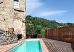 Location vacances Pieve Fosciana - Guesthost - Sillicagnana Castle Villa with Swimming Pool!-1