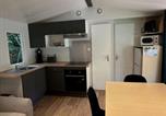 Location vacances Agen - Chalet 6 Pers avec Terrasse et Cuisine Equipée - Api-1-52-969-3