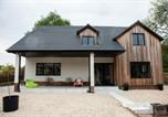 Location vacances Henley-on-Thames - House Sleeps 10 with Enclosed Garden-1