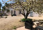 Location vacances Demigny - Maison élégante à Meursault avec jardin clos et cheminée-1