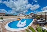 Location vacances Pojezerje - Villa Plavota-1