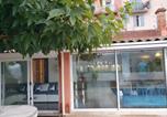 Location vacances Bagnols-en-Forêt - The Little Garden with Swimming Pool-1