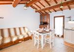Location vacances Cinigiano - 2 Bedroom Cozy Home In Montenero D'orcia-2