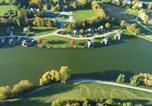 Location vacances  Mayenne - Chalet l'Anguillle-1