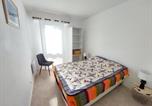 Location vacances Royan - T2 rénové au cœur de Royan - Fr-1-550-96-4