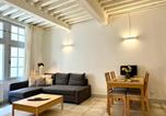 Location vacances Nîmes - Appartement Lumineux avec Terrasse Centre Nîmes-1