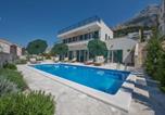 Location vacances Makarska - Villa Dante with sea view & private pool-1