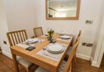 Location vacances  Gare d'Halifax - 2 Barn Cottages-4
