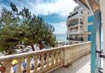 Location vacances Menton - Spacieux 3p en centre-ville avec terrasse vue mer à Menton - Fr-1-196-379-3