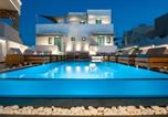 Hôtel Thira - Evgenia Villas & Suites by Calm Collection-2