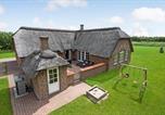 Location vacances Øby - Awesome Home In Ulfborg With Kitchen-1