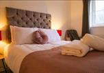 Location vacances  Gare de Swindon - Stylish 3-Bedroom Rainham Home, A Place to Rest, A Place to Reconnect, Parking, Free Wifi-1