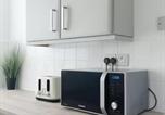 Location vacances Ponteland - Apartment Sleeps 7 with Free Parking-2