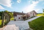 Location vacances  Slovénie - Holiday home in Smarjeske Toplice Kranjska Krain 42904-1