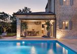 Location vacances Kanfanar - Beautiful Villa Elena with pool in Kanfanar-2